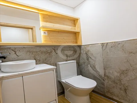 Apartamento T0 Duplex à venda em rua de Faria Guimarães 372