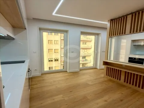 Apartamento T0 para arrendar em rua de Faria Guimarães 372