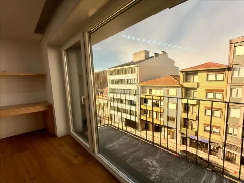 Apartamento T0 para arrendar em rua de Faria Guimarães 372