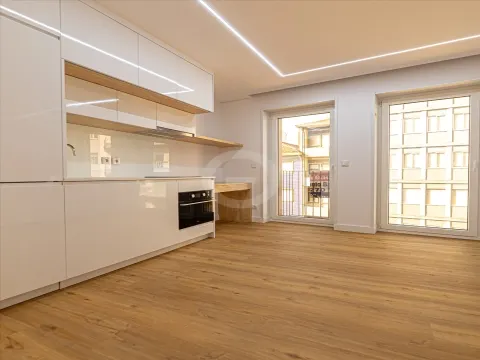 Apartamento T0 à venda em rua de Faria Guimarães 372