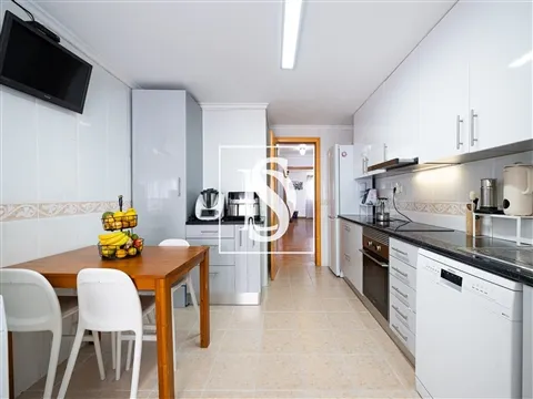 MAGNIFICO T4 DUPLEX URBANIZAÇÃO FONTE DA PRATA