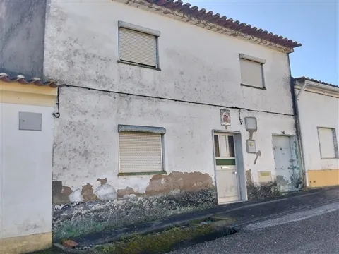 Detached house to restore T5