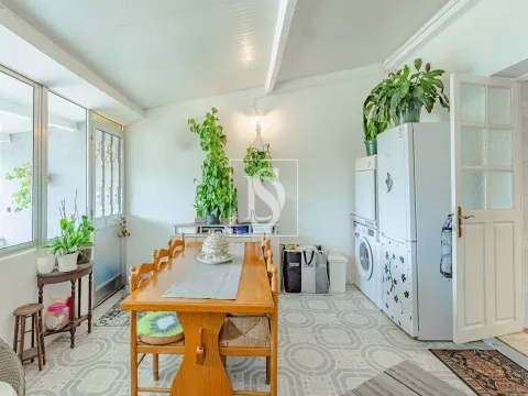 House T4