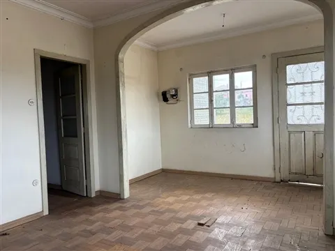 Moradia T3 para Recuperar em Barroselas | Quintal, Excelente Localização e Grande Potencial