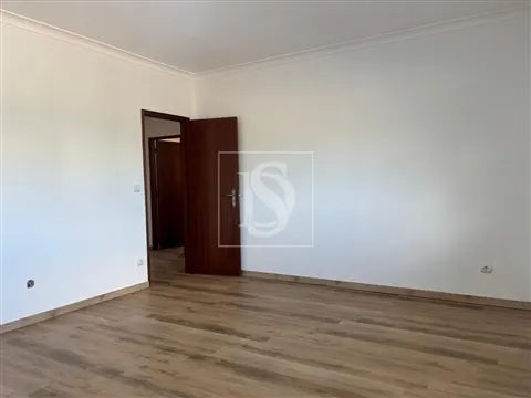 Apartamento T3 Remodelado em Darque