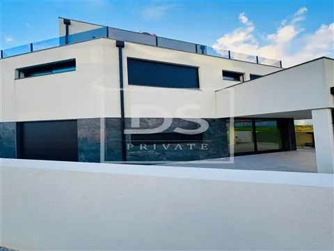 Moradia T5