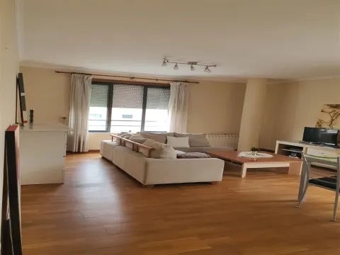 Apartamento T4