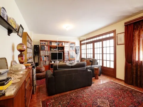 Apartamento T4 localizado na Póvoa de Varzim, a 600 metros da praia.