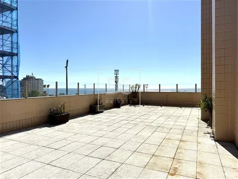 Apartamento T3 Duplex com Vista Mar e Terraço