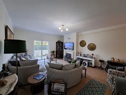 Moradia Geminada T2+2