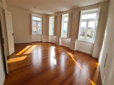 ARRENDAMENTO - Apartamento no centro da Póvoa de Varzim