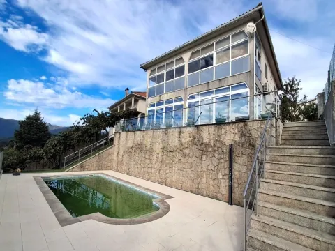 Moradia T5 com Piscina_ Oliveira de Frades_ São João da Serra