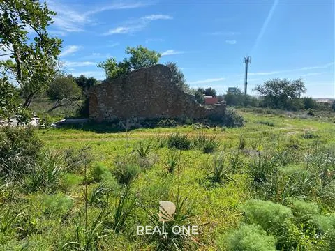Terreno com 50.260 m2 com ruina de 180 m2