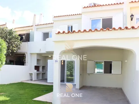 Moradia com 3 quartos, renovada, no centro de Albufeira