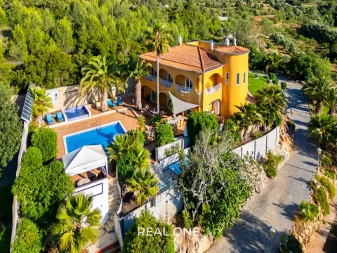 Charmosa Villa privada em lote de 2.630 m2 