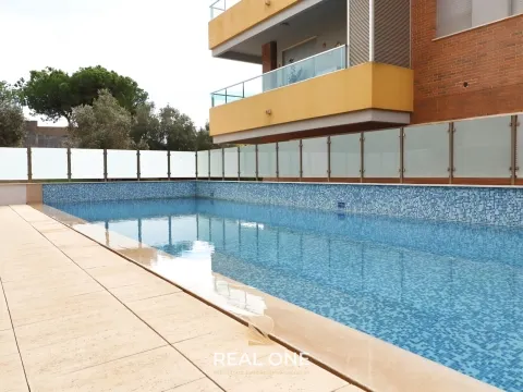 Apartamento T2 com Piscina a 500m da Praia do Forte Novo