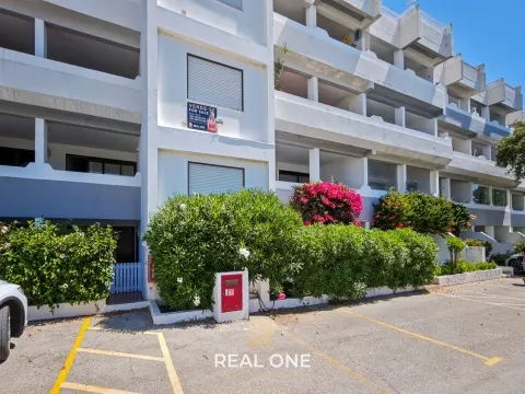 Beautiful apartment in Balaia, designated as “Residential” with tourist amenities.