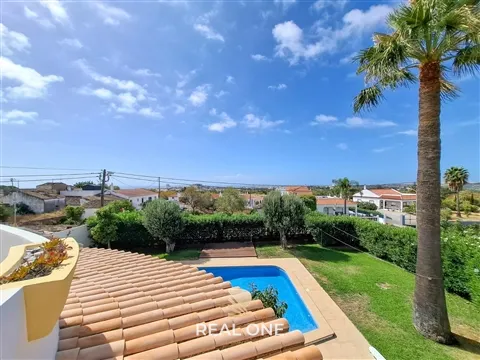 Vivenda privada V4 com vista mar em Albufeira