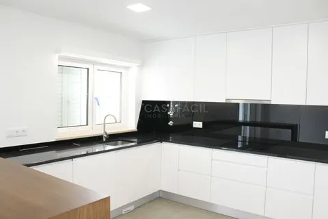 Moradia em Banda T3+1