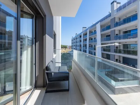 Apartamento T3 no Alto dos Moinhos! 