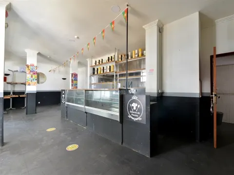  Commercial Shop in Fontainhas – Cascais