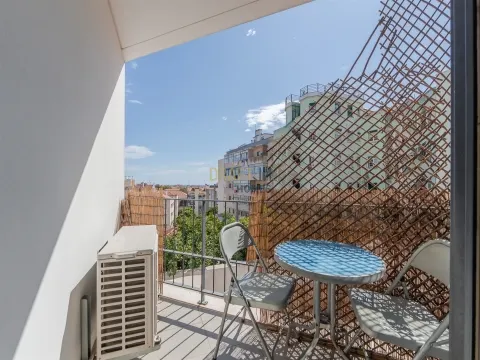 Apartamento T1 Moderno com Vistas Abertas na Penha de França