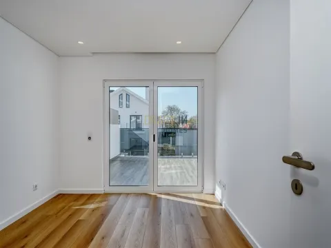 Ocean Prime Village - Condomínio de luxo com 11 moradias  em S.Pedro do Estoril, Cascais.
