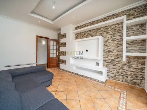 Apartamento T2 nas Ferreiras