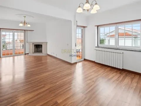 Moradia T4 para arrendamento em Cascais