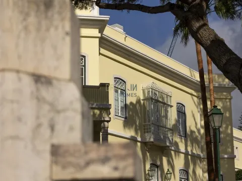 Apartamento T4 em condomínio privado histórico no Estoril, Cascais | Rei Carol II