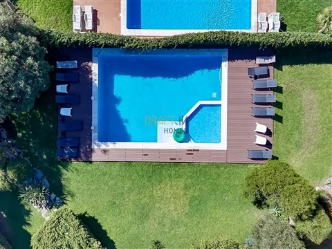 Appartamento di 5 stanze, a Quinta da Beloura. Appartamento T3+1 arredato in complesso residenziale