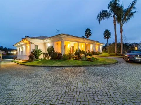 Luxuriöse Villa mit 4 Schlafzimmern in Cerca, Maceira