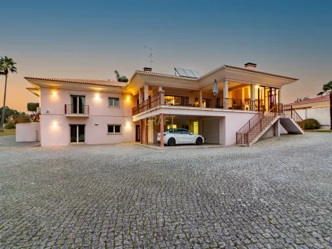 Luxuriöse Villa mit 4 Schlafzimmern in Cerca, Maceira
