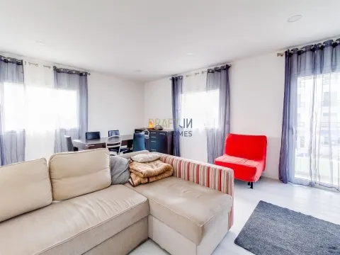 Appartement de 3 chambres entièrement rénové dans le centre de Pataias