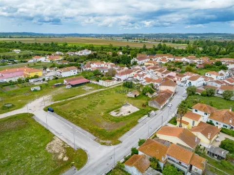 Terrain de 2882 m², pour la construction de maisons individuelles !
