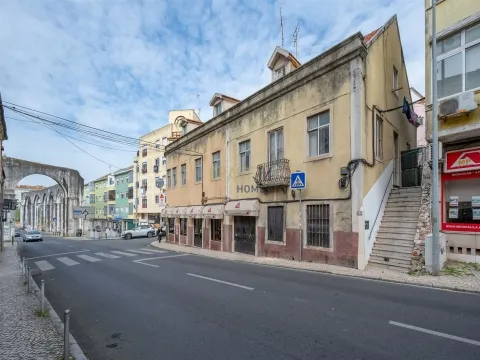 Building to remodel in Queluz