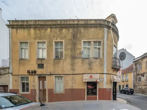 Building to remodel in Queluz