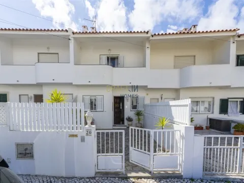 Belle villa de 3+1 chambres avec vue sur la mer à Ericeira !