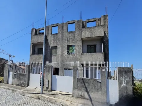 Detached house to restore T4