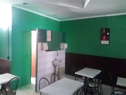 Espaço para qualquer ramo de actividade.