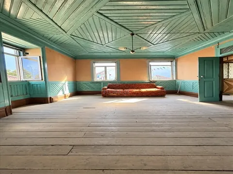 Detached house to restore T6