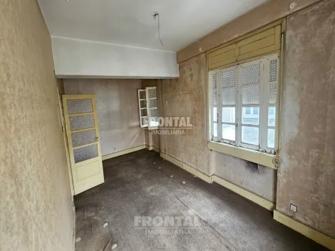 Apartamento T4+1 na Rua Santa Catarina