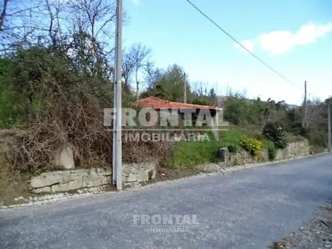 Terrenos em Penafiel