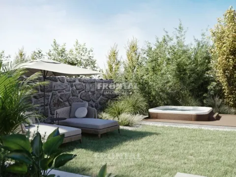 Apartamento T1+1 com Jardim Privativo | Cedofeita, Porto