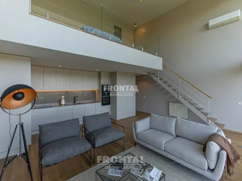 Apartamento T0 com Mezanine e Vista Panorâmica | Mafamude, Vila Nova de Gaia
