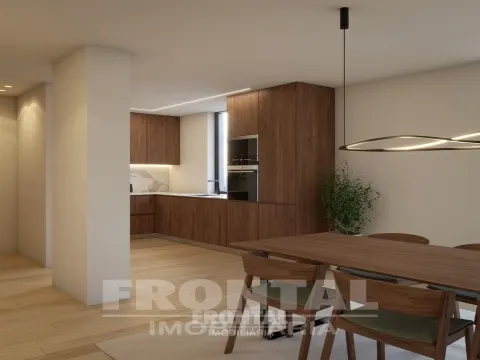 Oportunidade Única: T2 com Varanda e Garagem no PrestigeLiving Costa Cabral