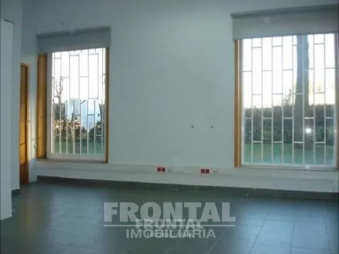 Loja com Projeto Aprovado para Habitação T3 | Nogueira da Maia, Maia, Porto