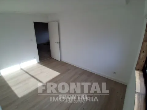 Apartamento T2 em Fase Final de Remodelação | Duas Frentes | Rio Tinto, Gondomar