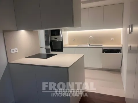 O SEU NOVO T1 DE SONHO NO CENTRO DO PORTO COM GARAGEM!