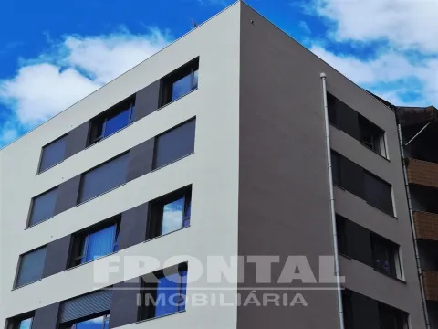 Apartamento T2+1 com Sótão + Garagem &#124; Arca D’Água, Paranhos, Porto